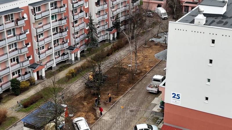 ODWODNIENIE I UTWARDZENIE TERENU